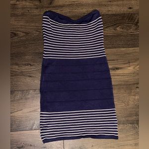 Bebe Women’s Blue and White Ribbed Fitting Dressy Mini Dress Size Medium.